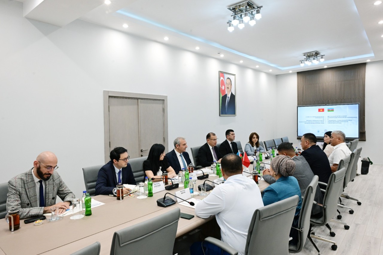Azərbaycan və Qırğızıstan həmkarlar ittifaqları arasında əlaqələr genişlənir - FOTOLAR